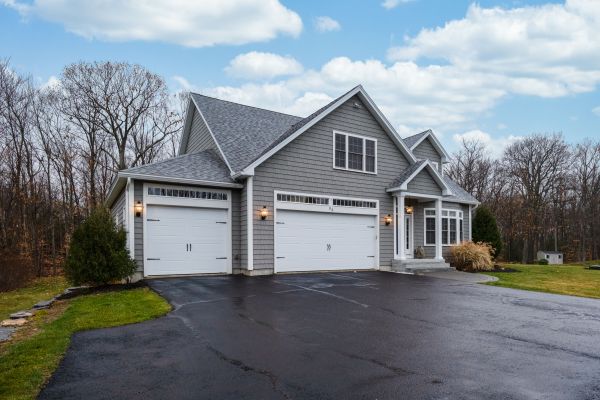 Cost of Driveway Tarring in Benton