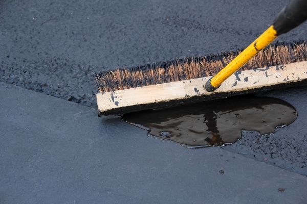 Driveway Asphalt Sealing in Benton